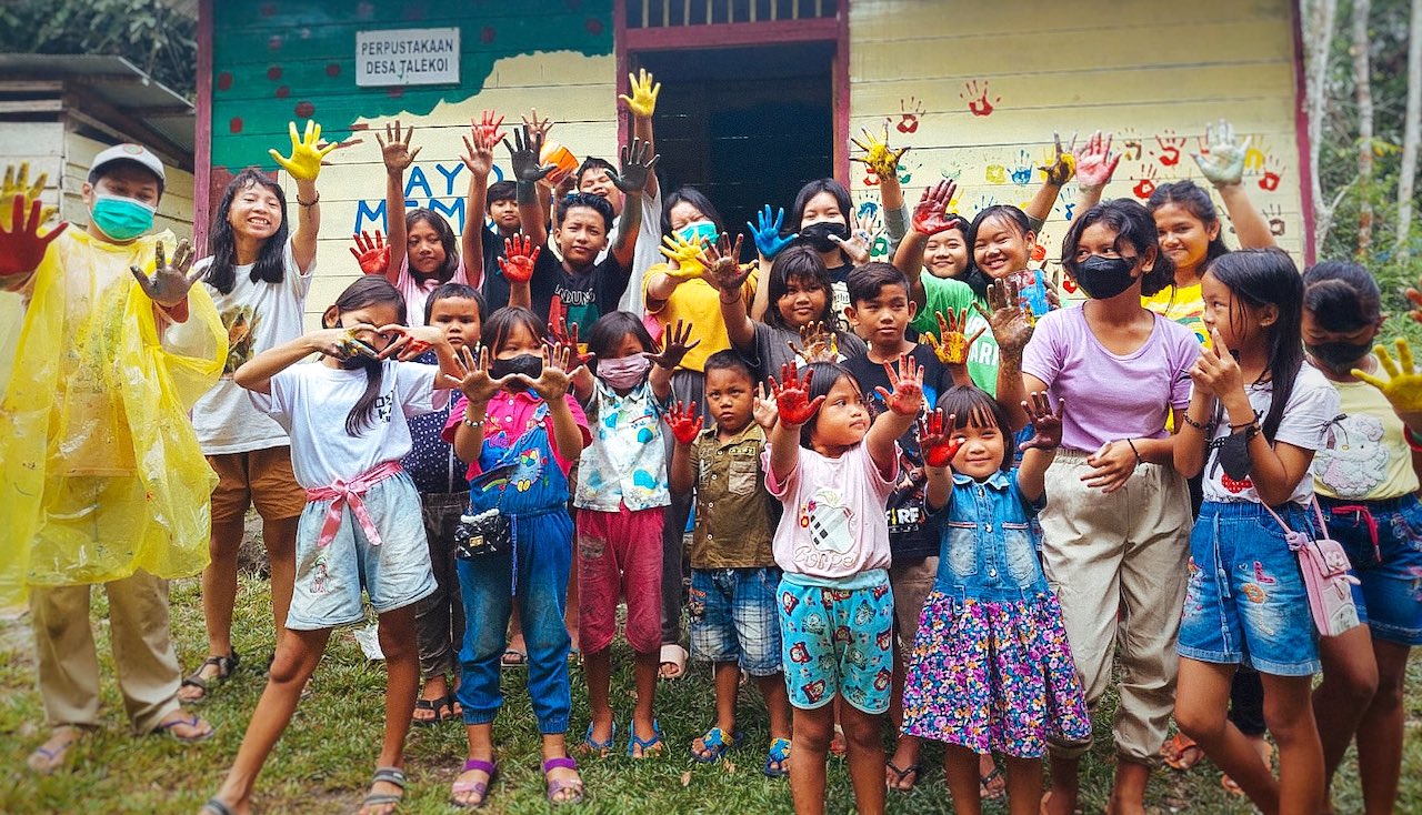 Dayak indigenous students as part of the Ranu Welum foundation