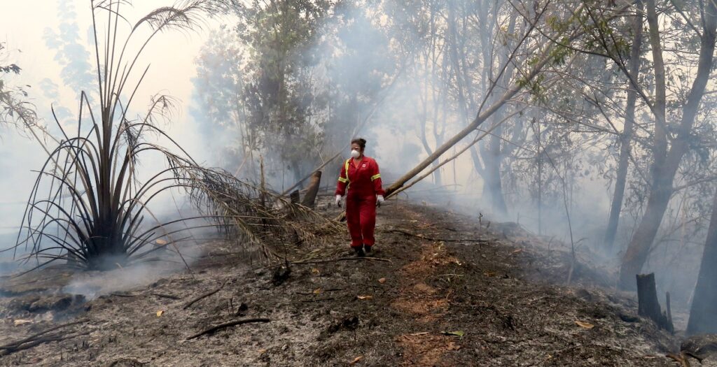 Ranu Welum's women battle fires in Borneo's Kalimantan