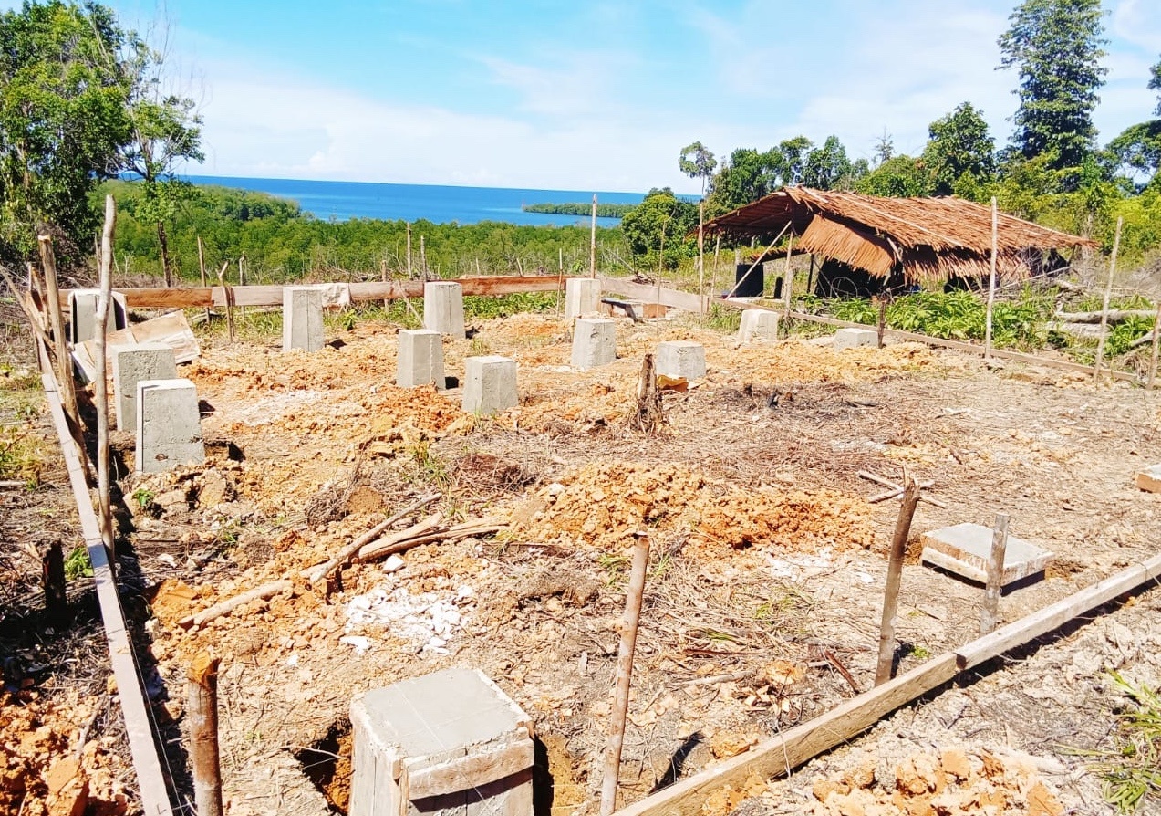 MentawaiCulturalEducationCentre1 Laying the first foundations for the Mentawai cultural arts education centre
