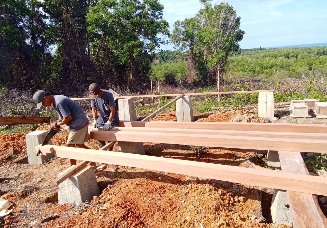 MentawaiCulturalEducationCentre2 Laying foundations for the Mentawai cultural arts education centre