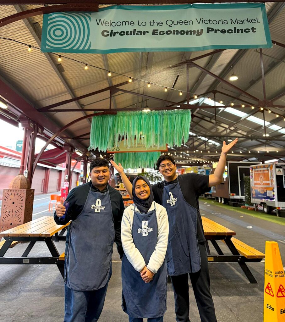 IEF/LUnA Volunteers at Queen Vic Market Reusables Program